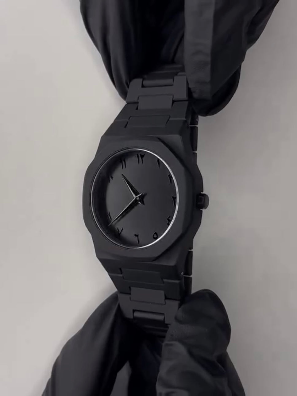 Aura Minimalist Analog Watch for Men & Women – Black Dial with Stainless Steel Strap & Butterfly Clasp